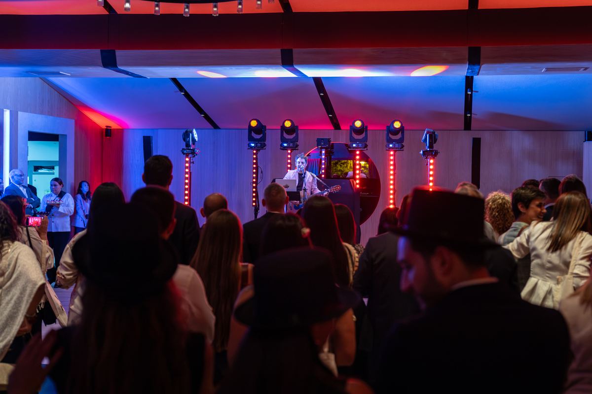 Concierto en directo en el salón de La Pradera